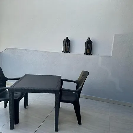 Spacious Penthouse For 5 דירה