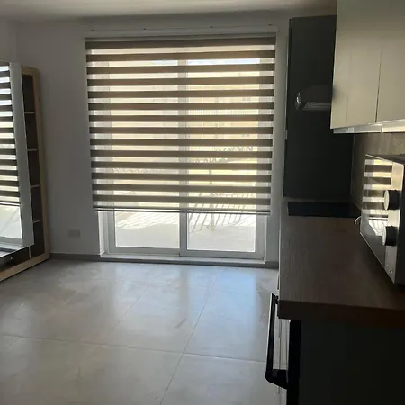 Gzr F5 Spacious Penthouse For 5 Gzira