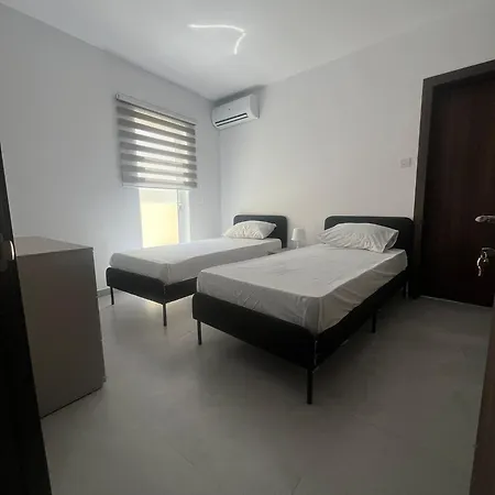 شقة Gzr F5 Spacious Penthouse For 5 Gzira