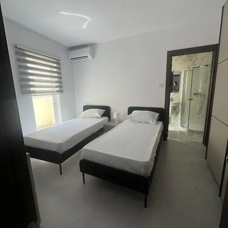 Gzr F5 Spacious Penthouse For 5 * Gzira