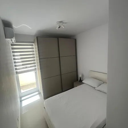 Gzr F5 Spacious Penthouse For 5 شقة *