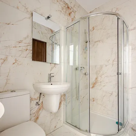 Gzr F5 Spacious Penthouse For 5 *