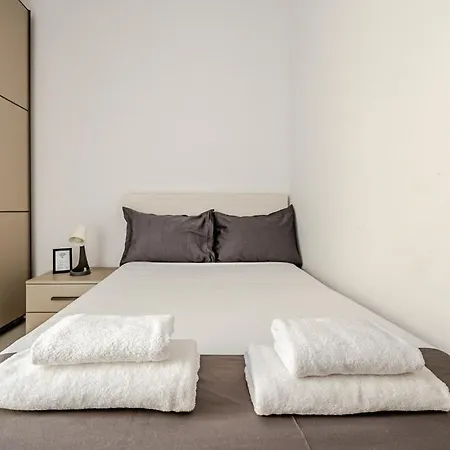Gzr F5 Spacious Penthouse For 5 * Gzira