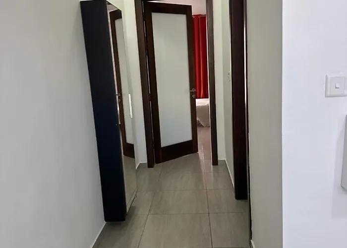 Spacious Penthouse For 5 Apartment *