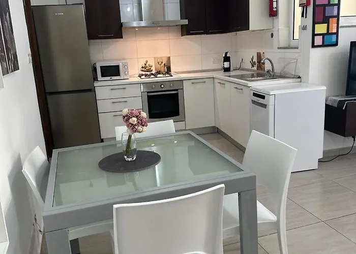דירה Spacious Penthouse For 5 Gzira