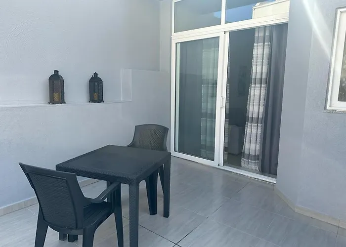 Spacious Penthouse For 5 * Gzira