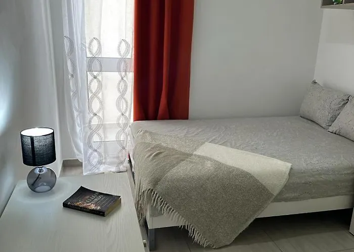 Spacious Penthouse For 5 * Gzira