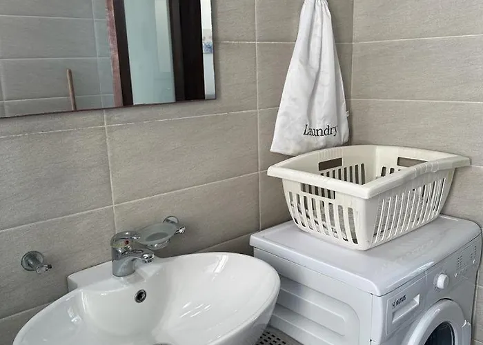 Spacious Penthouse For 5 *